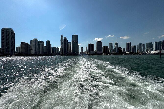 3 Hour Party Boat Jet ski Banana Tube and open bar in Miami - Open Bar Vibe: Drinks After You’ve Played in the Water