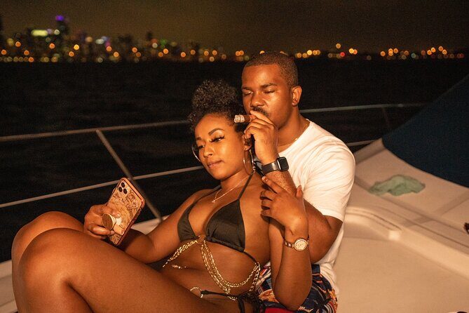 3 Story 100ft Hip Hop Yacht Party with 3 Hour Open Bar - Food and Snacks: Don’t Expect a Restaurant Meal