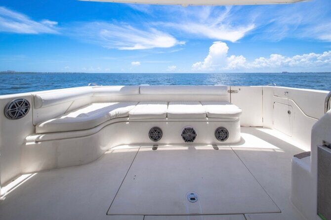 55ft + FREE HOUR Miami Yacht Rental 3 to 6 Hours 13 People - Pricing and what $349 really covers