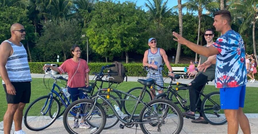 Art Deco, History and Crime Bike Tour with Design Enthusiast - South Beach Streets: Where Art Deco Becomes a Timeline