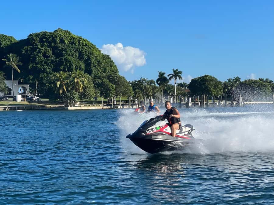 Best Jet Ski Rental in Miami with Free Boat Ride - The free speedboat ride: why those 15 minutes matter