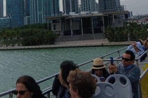 COMBO Miami City & Boat Tours ,Stops at Wynwood and Little Havana - Wynwood Walls Stop: Street Art Photos in a Tight 20 Minutes