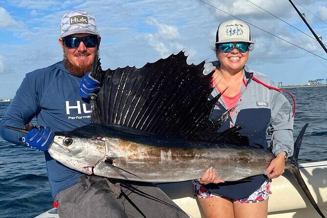 Deep sea fishing charters in Fort Lauderdale aboard 52' Hatteras - Price and value: $995 per group for up to 6 people