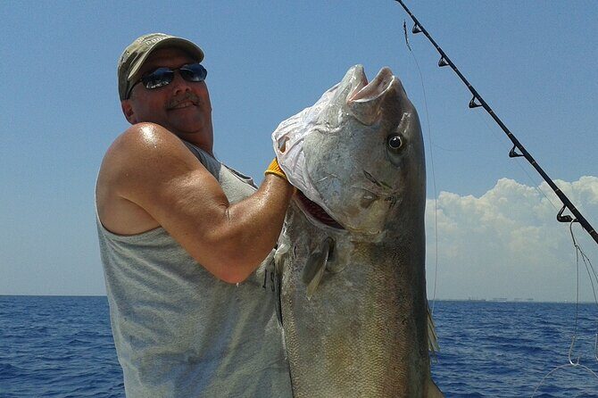Deep sea fishing charters in Fort Lauderdale aboard 52' Hatteras - Weather and the reality check on the bite