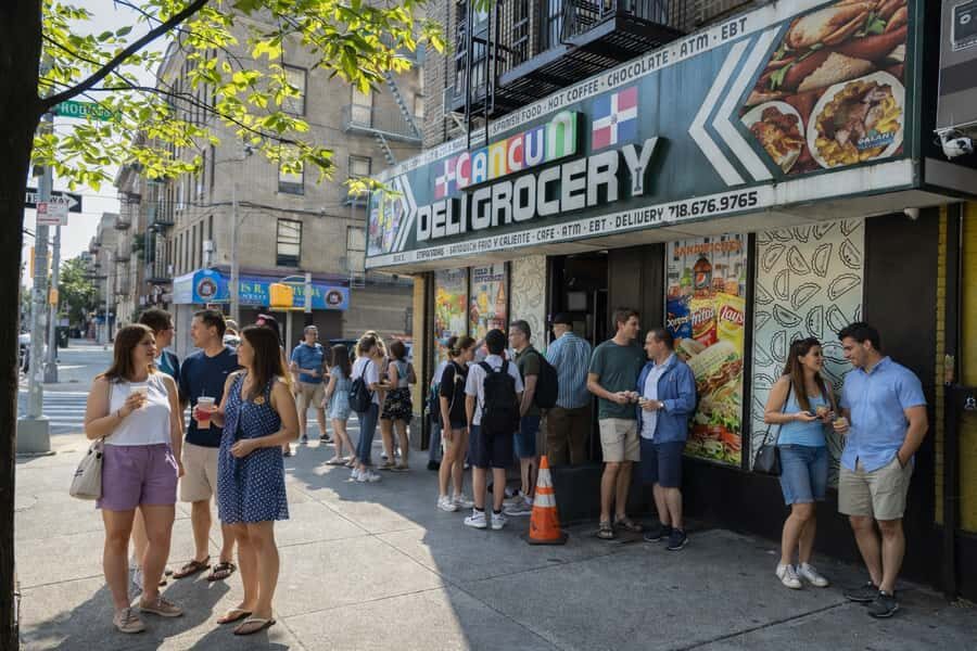Discover NYC-Tour of Manhattan, The Bronx, Queens & Brooklyn - The Key Stops That Make This Tour Worth It