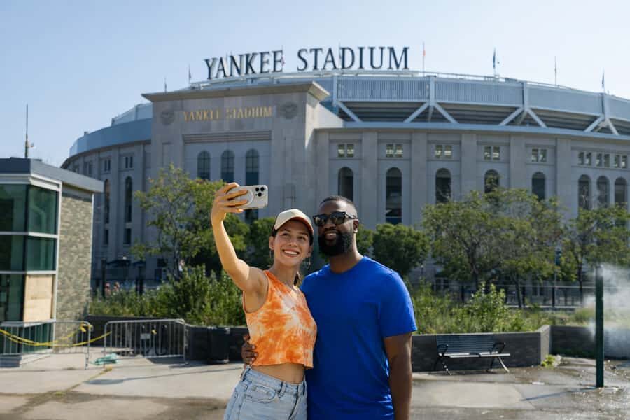 Discover NYC-Tour of Manhattan, The Bronx, Queens & Brooklyn - Brooklyn’s Williamsburg and Domino Park: Skyline Views That Feel Like a Reward