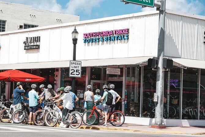 Electric Bike Tour in South Beach - South Pointe Park: panoramic views and a breather
