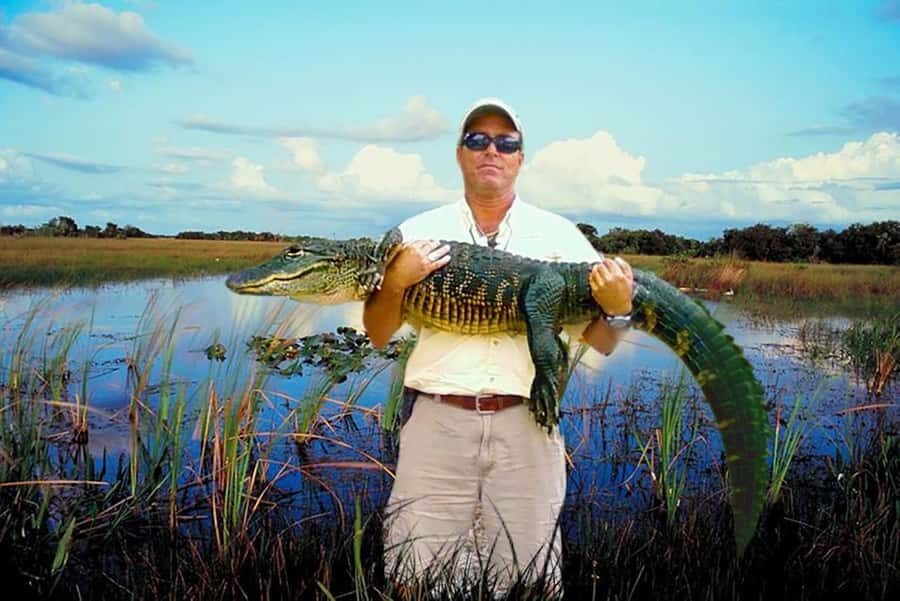 Everglades: Airboat Ride and Wildlife Sanctuary Tour - Boarding the Authentic Airboat: Where the Wind Actually Hits