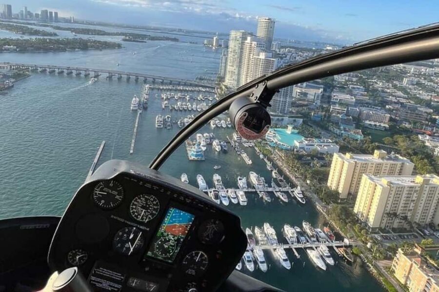 Fort Lauderdale: 40-Minute Helicopter Tour - Safety briefing and the pre-flight photo stop