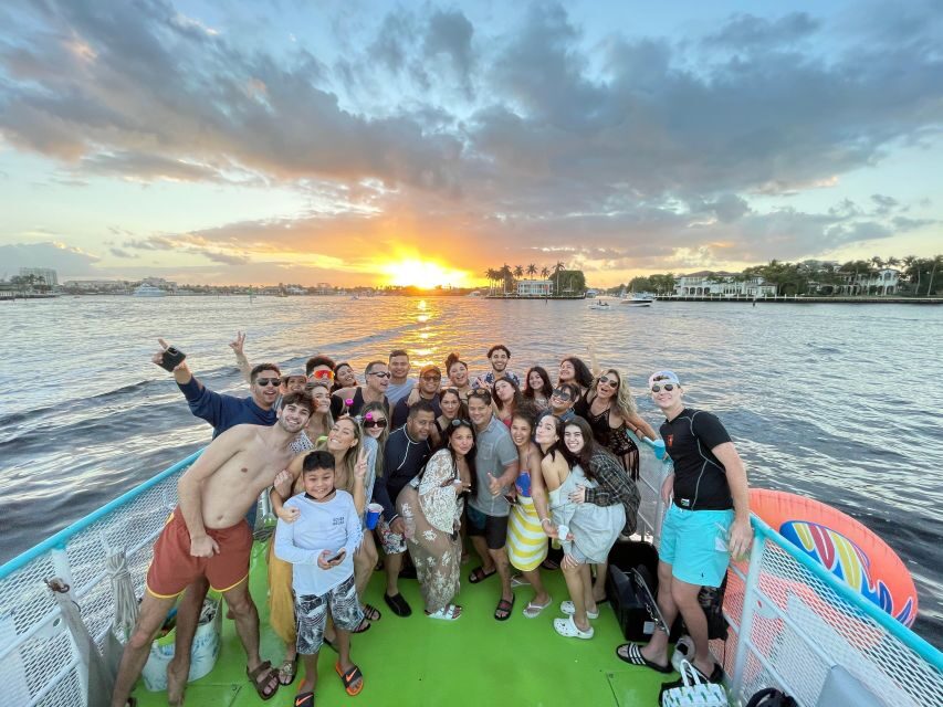 Fort Lauderdale: Holiday Lights Tour with Downtown Views - Finding the Dock at Bahia Mar Without Stress