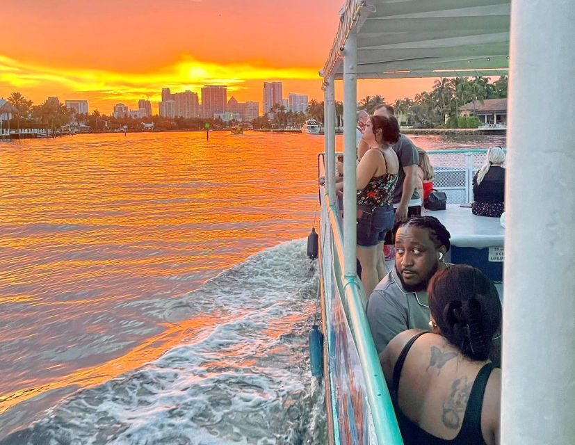 Fort Lauderdale: Holiday Lights Tour with Downtown Views - Sunset vs. Holiday Lights: When You’ll Actually See the Best