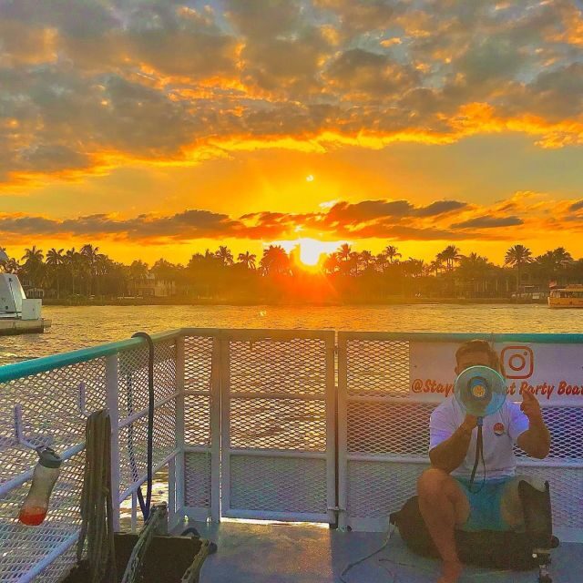 Fort Lauderdale: Holiday Lights Tour with Downtown Views - Who Should Book This Cruise (and Who Might Skip It)