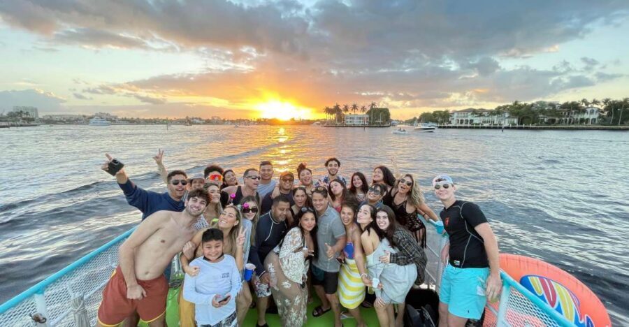 Fort Lauderdale: Holiday Lights Tour with Downtown Views - Your Route: Downtown Views, Riverwalk Time, and Las Olas Isles Stops