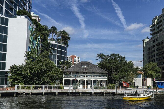 Fort Lauderdale Millionaire Homes Sightseeing Cruise + Free Drink - Guide energy and onboard flow: Captain Jason and Sam’s style