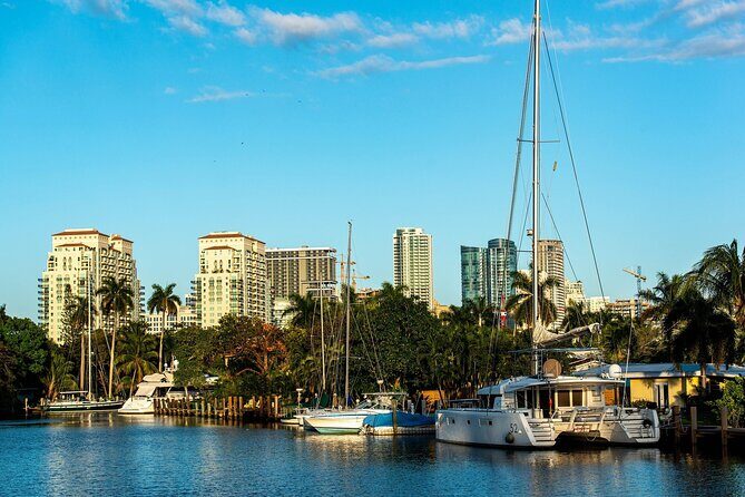 Fort Lauderdale Millionaire Homes Sightseeing Cruise + Free Drink - Starting at Central Beach: 2900 Sebastian Street, mobile ticket, easy access