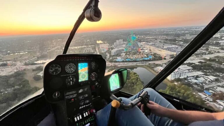 Fort Lauderdale : Romantic Champagne Helicopter Flight Tour - From Banyan Air Service to the safety briefing