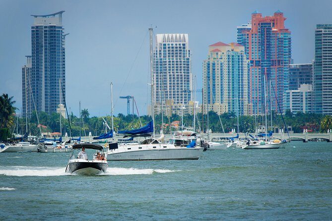 Fully Private Speed Boat Tours, VIP-style Miami Speedboat Tour of Star Island! - The 90-Minute Adrenaline Run on Biscayne Bay