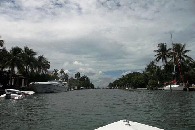 Fully Private Speed Boat Tours, VIP-style Miami Speedboat Tour of Star Island! - Meeting at 1100 West Ave and Getting On the Water Smoothly