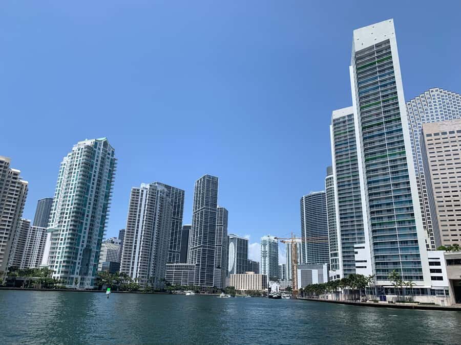 Hop-on Hop-off Water Taxi in Miami and Miami Beach - Where you check in at Miami Beach Marina (Pier E, 300 Alton Rd)