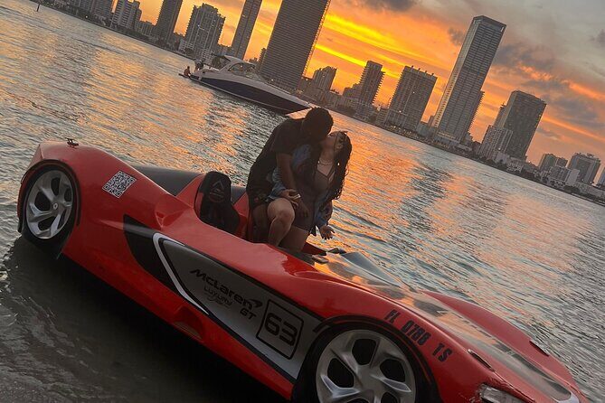 Jetcar Experiences - Your 1-hour ride: freedom time on jet skis and jet cars