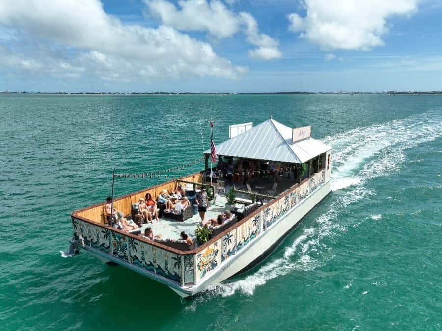 Key West: Sandbar Safari Tiki Cruise - Lazy Lady and the Sandbar Safari vibe