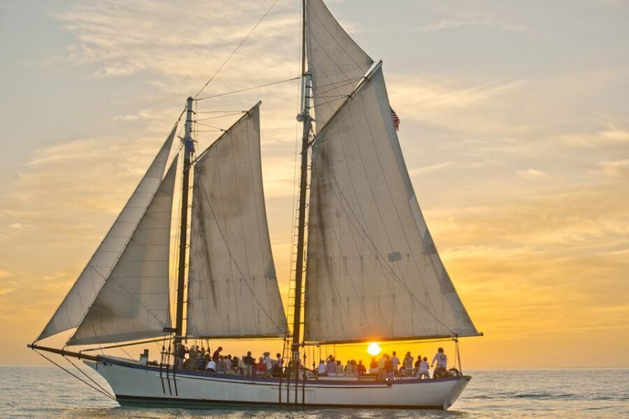 Key West: Windjammer Champagne Sunset Sail - Drinks on board: champagne, sangria, beer, and full cocktail choices