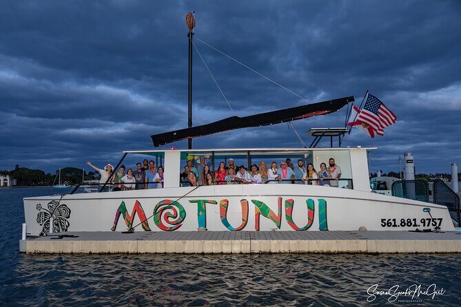 Luxury Sunset Catamaran Cruise - Peanut Island and the JFK Bunker Pass-By Moment
