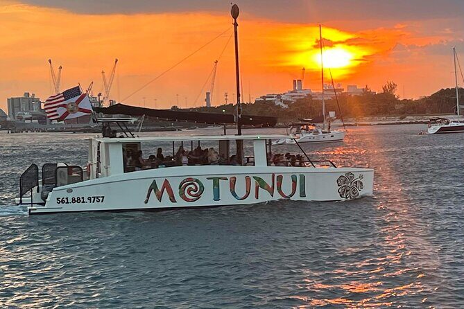 Luxury Sunset Catamaran Cruise - The Bar, Drinks, and Music: Where the Vibe Comes From