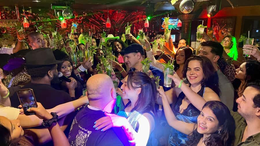 Mango's Miami: Salsa Lessons, Mojitos, Bites & Live Music - Mango’s Miami is a smart first step into Miami nightlife