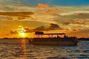 Marathon: Historic 7-Mile Bridge Sunset Cruise - The cruise itself: calm Keys waters, photo room, and a golden-hour pause