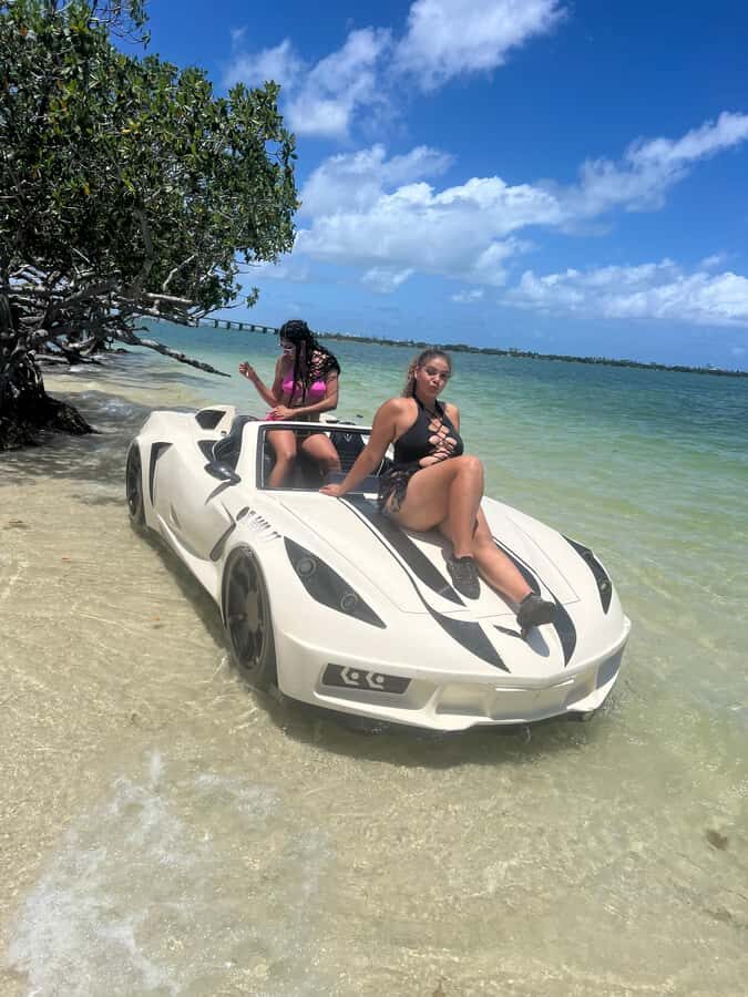 Miami Beach: 1 Hour Jetcar Rentals & 30min Celeb Boat Tour - South Beach check-in on Collins Ave (and what happens first)