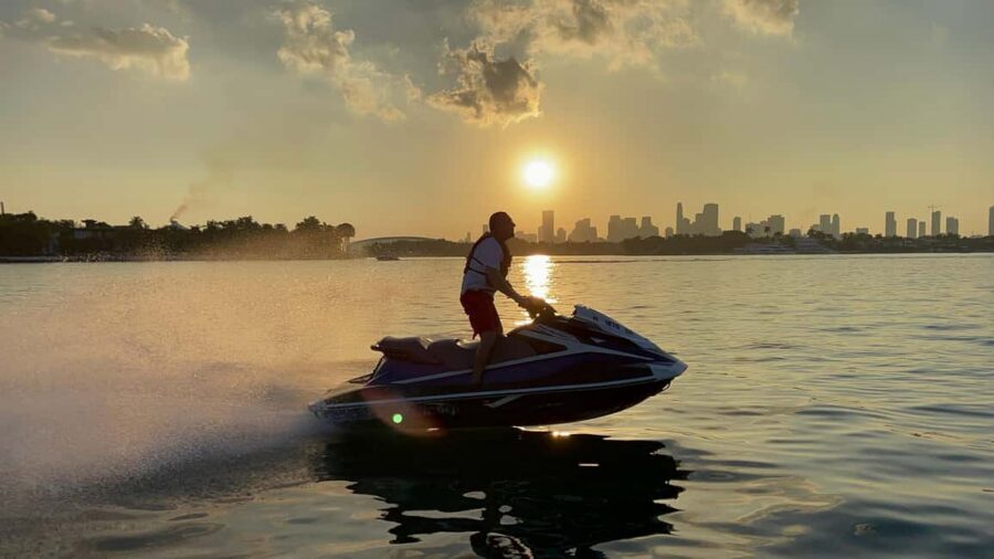 Miami Beach Jet Ski Rentals 1 Ski for 1 Person 60 Min - Meeting Up at Miami Beach: Calling On Arrival and Getting Ready