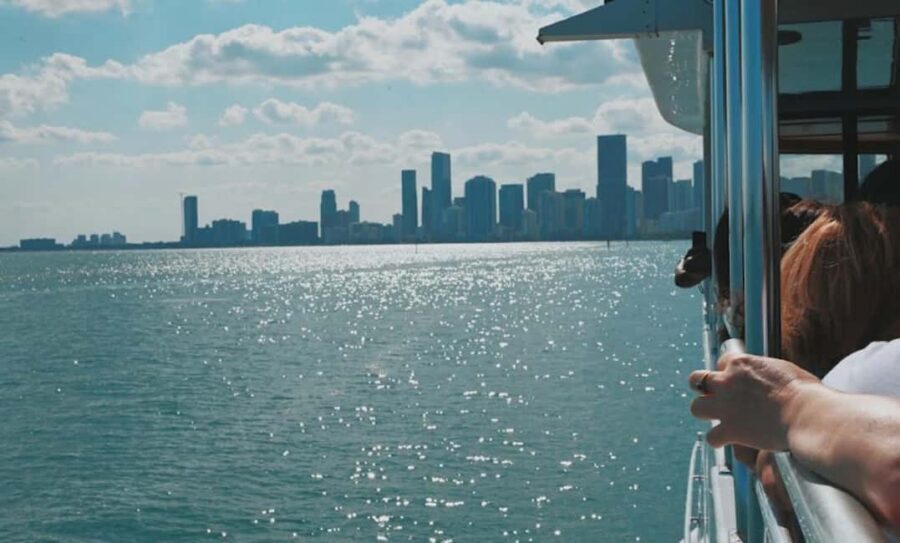Miami: Biscayne Bay Millionaire's Homes Sightseeing Cruise - Bilingual Narration: The Part That Makes It Worth More Than a Photo