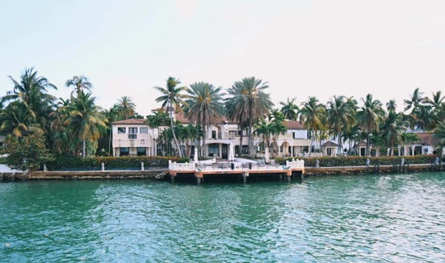Miami: Biscayne Bay Millionaire's Homes Sightseeing Cruise - Practical Notes: Check-In Timing, Parking, and Weather Changes