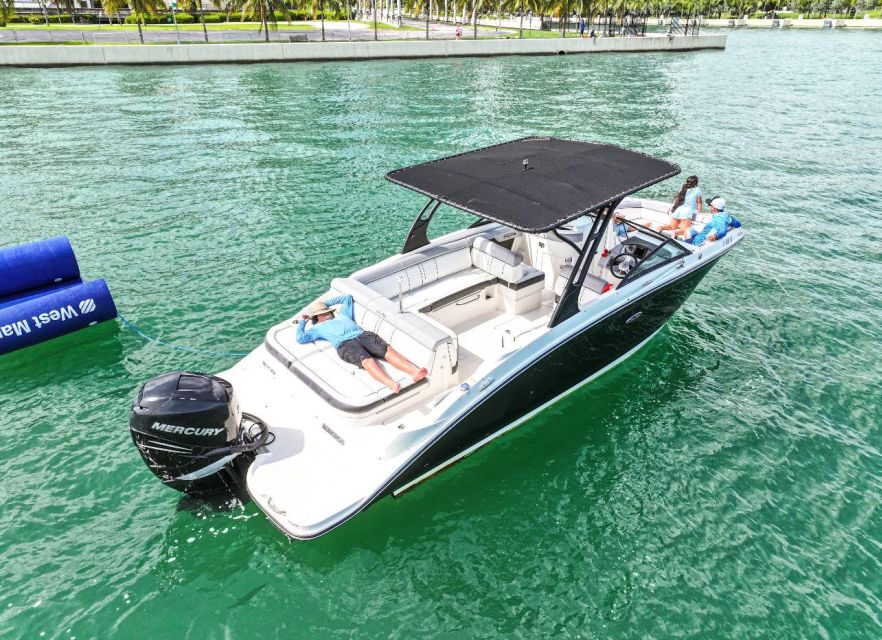 Miami: Guided Boat Tour with Champagne - Bayside Marketplace pass-by: the skyline-with-activity vibe