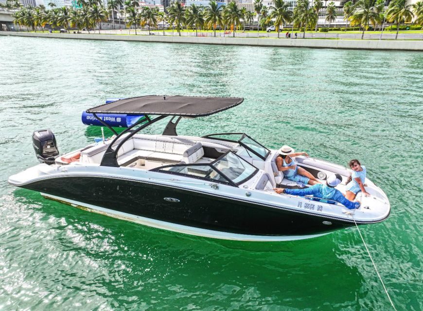 Miami: Guided Boat Tour with Champagne - The island belt loop: San Marco, Palm, Venetian, and Hibiscus