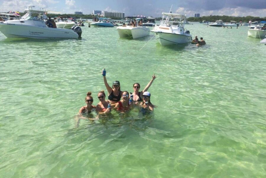 Miami: Guided Boat Tour with Champagne - Star Island and Fisher Island: the mansion stretch that turns heads