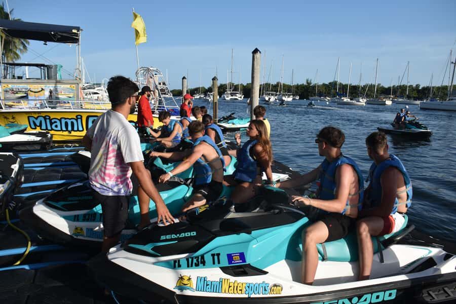 Miami: Jet Ski and SpeedBoat - Meeting Pier 9: Find the Right Flags and Show Up Ready