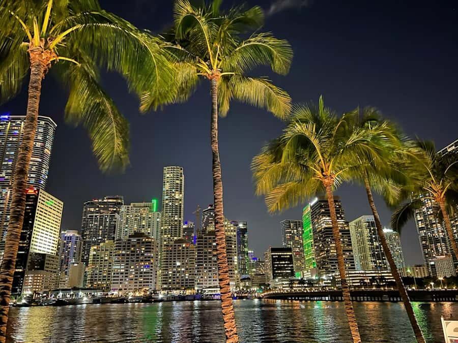Miami: Party Yacht Cruise with Open Bar and DJ - Open Bar Reality Check: Included Drinks vs. What Can Run Out
