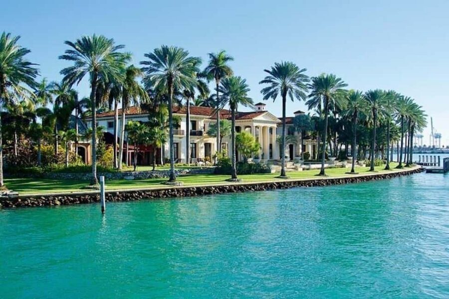 Miami Pirate Boat Cruise: Skyline & Millionaire Homes - Star Island: pass by, look longer, take it in