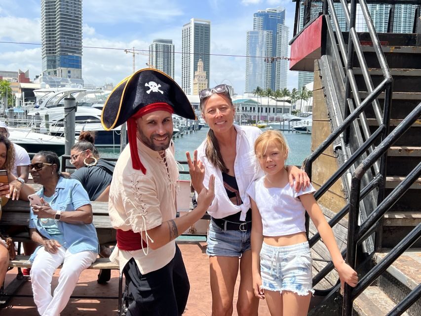Miami Pirate Boat Cruise: Skyline & Millionaire Homes - Bayside Marketplace: a waterfront hub with a built-in photo angle