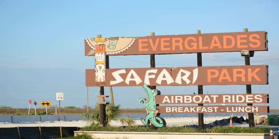 Miami Premium Everglades Driving Tour with Airboat Ride - Wildlife Nature Show: quick education with showmanship