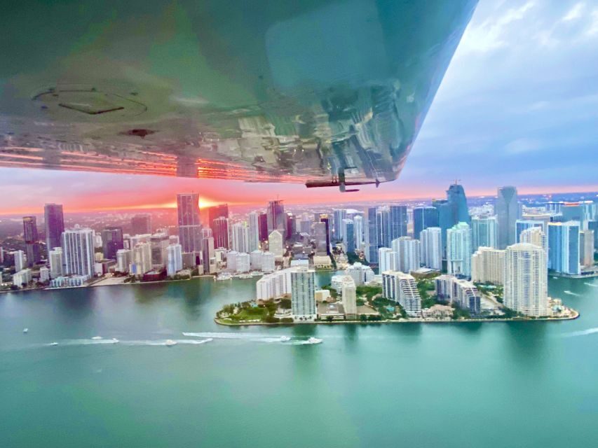 Miami: Private 50-Minute Sunset Airplane Tour - South Beach and Miami Beach in Sunset Light