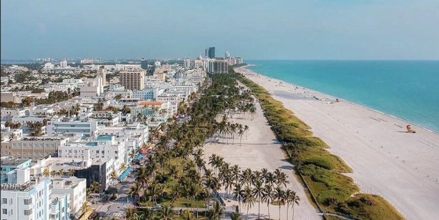 Miami: Private Luxury 50-Minute Airplane Tour with Champagne - Getting aboard at Miami Executive Airport and feeling the Cessna difference
