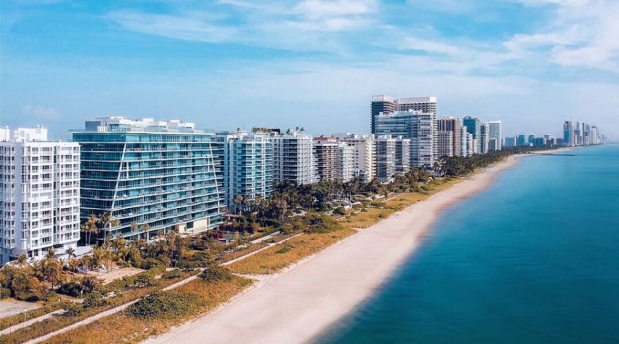 Miami: Private Luxury 50-Minute Airplane Tour with Champagne - What to bring (and what to skip) for a smooth 50-minute flight