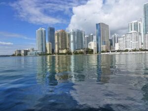 Miami Skyline Cruise of Millionaire Homes - The Ride Experience: Shade, Smooth Sailing, and Photo-Friendly Stops