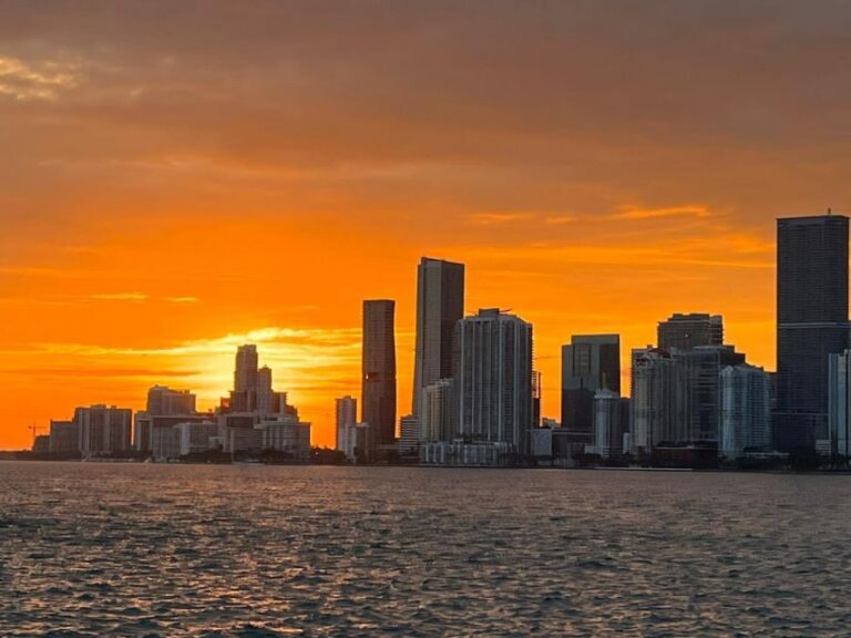 Miami Skyline Sightseeing Cruise and Millionaire Mansions - Route snapshot: from downtown markers to Star and Fisher Islands