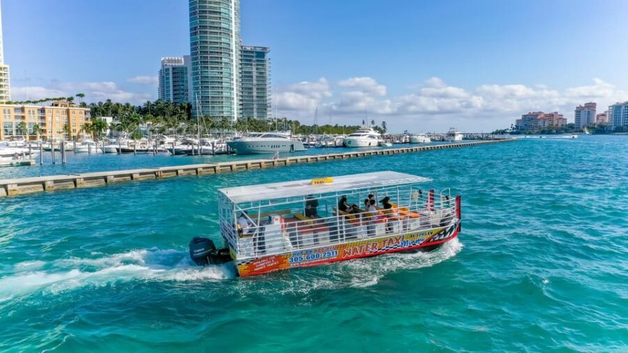 Miami: Skyline Sightseeing Cruise Millionaire Homes & River - Who This Cruise Fits Best