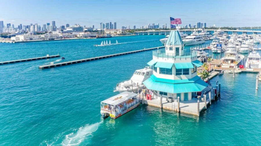 Miami: Skyline Sightseeing Cruise Millionaire Homes & River - FAQ