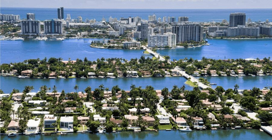Miami & South Beach: 35-Minute Private Luxury Airplane Tour - Keep an Eye Out for Manatees and Dolphins